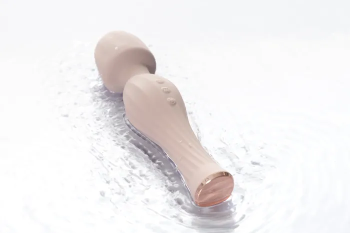 Cleopatra hunnybee Vibrators